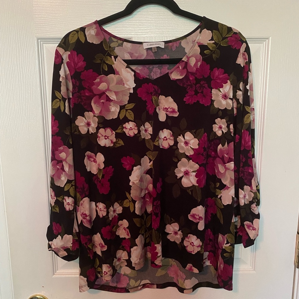 Croft & Barrow Black Floral V-Neck Blouse with Pink Accents